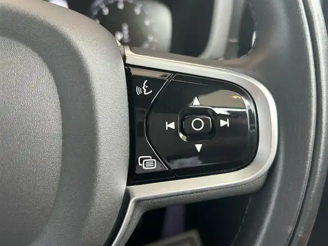 ボルボ Ｖ６０ B5 インスクリプション 茨城県 2022(令4)年 3.2万km 白 HUD/Bowers＆Wilkinsスピーカー/前後ドラレコ/置くだけスマホ充電/クリスタルシフトノブ/クロストラフィックアラート/オートブレーキ/純正ナビ/フルセグTV/360°カメラ