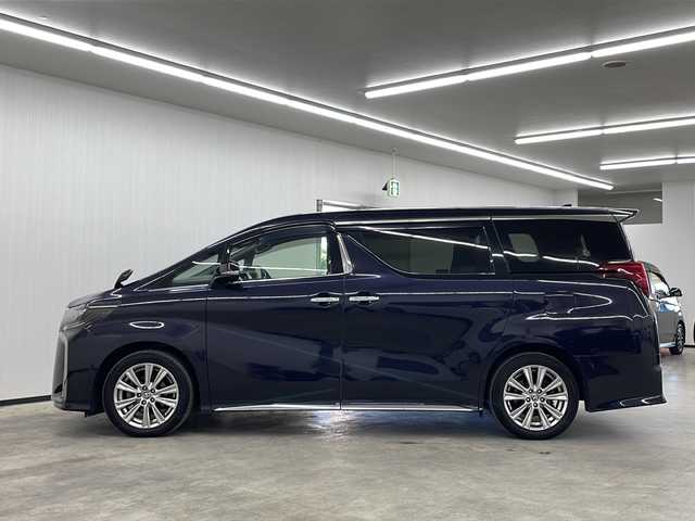 トヨタ アルファード S タイプゴールド 長崎県 2020(令2)年 8.4万km スパークリングブラックパールクリスタルシャイン 純メーカーディスプレイオーディオ/・フルセグ/・ＤＶＤ/・Bluetooth/・Apple　Carplay対応/・バックカメラ/トヨタセーフティセンス/・先行車発信告知/・レーダークルーズコントロール/・誤発信抑制/両側パワースライド/純１２．１インチフリップダウン/ETC/ツインムーンルーフ/コーナーセンサー/オットマンシート/オートハイビーム/オートリトラミラー/ハーフレザーシート/シートリフター/ＬＥＤヘッドライト/純バイザー/ナノイー/フォグ/純１８インチアルミ/ＵＳＢ端子/１００Ｖ電源