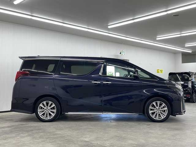 トヨタ アルファード S タイプゴールド 長崎県 2020(令2)年 8.4万km スパークリングブラックパールクリスタルシャイン 純メーカーディスプレイオーディオ/・フルセグ/・ＤＶＤ/・Bluetooth/・Apple　Carplay対応/・バックカメラ/トヨタセーフティセンス/・先行車発信告知/・レーダークルーズコントロール/・誤発信抑制/両側パワースライド/純１２．１インチフリップダウン/ETC/ツインムーンルーフ/コーナーセンサー/オットマンシート/オートハイビーム/オートリトラミラー/ハーフレザーシート/シートリフター/ＬＥＤヘッドライト/純バイザー/ナノイー/フォグ/純１８インチアルミ/ＵＳＢ端子/１００Ｖ電源