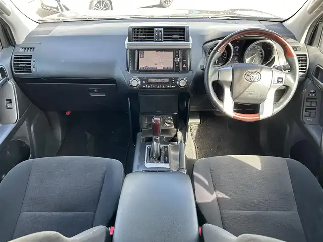 トヨタ ランドクルーザー プラド TX 広島県 2017(平29)年 5.5万km ブラック 純正SDナビ(NSZT-W66T)/　【CD/DVD/SD/BT/DTV】/バックカメラ/バックセンサー/ビルトインETC/オートライト/LEDヘッドライト/フォグランプ/プッシュスタート/純正17インチアルミホイール/純正ドアバイザー/リアプライバシーガラス/純正フロアマット/ウインカーミラー/取扱説明書