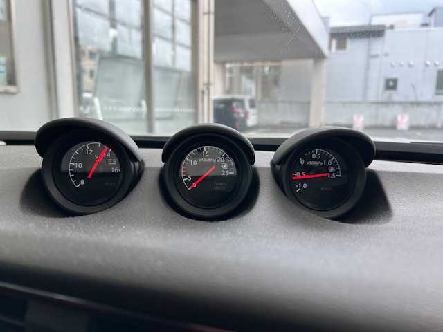 日産 フェアレディ Ｚ バージョンST 宮城県 2024(令6)年 0.5万km ブリリアントシルバー/スーパーブラック 2トーン ワンオーナー/純正メモリナビ/AM/FM/BT/USB/フルセグTV/バックカメラ/ハーフレザーシート/全席パワーシート/全席シートヒーター/ステアリングスイッチ/純正アルミ夏タイヤ19インチ/追従型クルーズコントロール/コーナーセンサー/純正フロアマット/横滑り防止装置/衝突被害軽減システム/LEDライト/ウィンカードアミラー/電動格納ミラー/ETC2.0/ドライブレコーダー/プッシュスタート/保証書・記録簿・取扱説明書