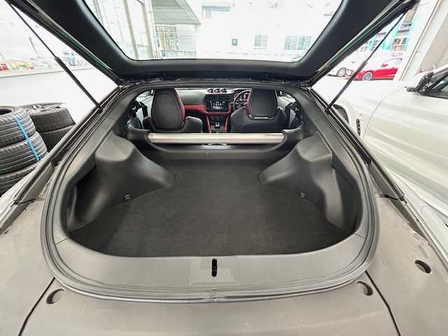 日産 フェアレディ Ｚ バージョンST 宮城県 2024(令6)年 0.5万km ブリリアントシルバー/スーパーブラック 2トーン ワンオーナー/純正メモリナビ/AM/FM/BT/USB/フルセグTV/バックカメラ/ハーフレザーシート/全席パワーシート/全席シートヒーター/ステアリングスイッチ/純正アルミ夏タイヤ19インチ/追従型クルーズコントロール/コーナーセンサー/純正フロアマット/横滑り防止装置/衝突被害軽減システム/LEDライト/ウィンカードアミラー/電動格納ミラー/ETC2.0/ドライブレコーダー/プッシュスタート/保証書・記録簿・取扱説明書