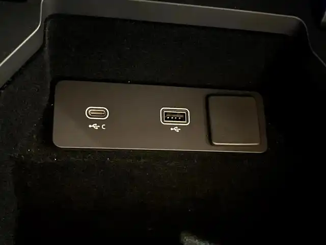 ランドローバー ランドローバー ディスカバリースポーツ Rダイナミック S 宮城県 2022(令4)年 1.9万km ライトブルー ワンオーナー/ACC/LKA/BSM/パノラマガラスルーフ/MERIDIANサウンドシステム/純正ナビゲーションシステム/全方位カメラ/ブラック/ホワイトレザーシート/シートヒーター/パワーシート/LEDヘッドライト/オートライト/純正20インチAW/スマートキー/パワーバックドア/ワイヤレスチャージ/ETC/ドライブレコーダー