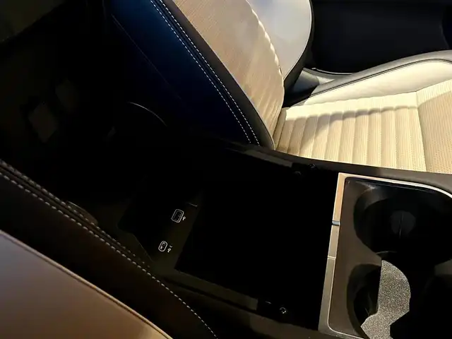 ランドローバー ランドローバー ディスカバリースポーツ Rダイナミック S 宮城県 2022(令4)年 1.9万km ライトブルー ワンオーナー/ACC/LKA/BSM/パノラマガラスルーフ/MERIDIANサウンドシステム/純正ナビゲーションシステム/全方位カメラ/ブラック/ホワイトレザーシート/シートヒーター/パワーシート/LEDヘッドライト/オートライト/純正20インチAW/スマートキー/パワーバックドア/ワイヤレスチャージ/ETC/ドライブレコーダー