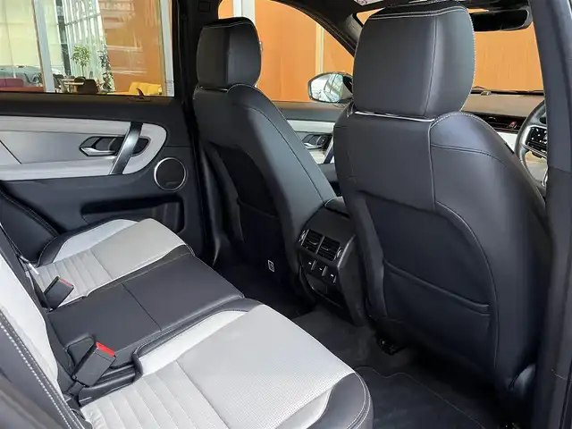 ランドローバー ランドローバー ディスカバリースポーツ Rダイナミック S 宮城県 2022(令4)年 1.9万km ライトブルー ワンオーナー/ACC/LKA/BSM/パノラマガラスルーフ/MERIDIANサウンドシステム/純正ナビゲーションシステム/全方位カメラ/ブラック/ホワイトレザーシート/シートヒーター/パワーシート/LEDヘッドライト/オートライト/純正20インチAW/スマートキー/パワーバックドア/ワイヤレスチャージ/ETC/ドライブレコーダー