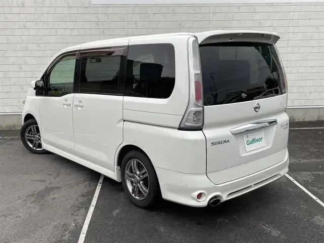 日産 セレナ ライダーS 静岡県 2006(平18)年 11万km ホワイトパール 純正ナビ　/後席モニター　/・ＴＶ　/・ＤＶＤ再生　/・ＣＤ再生　/両側スライドドア　/リモコンキー　/ＥＴＣ　/純正フロアマット　/純正アルミホイール　/電動格納ミラー　/取扱説明書　/保証書