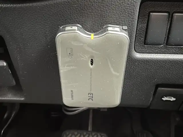 日産 セレナ ライダーS 静岡県 2006(平18)年 11万km ホワイトパール 純正ナビ　/後席モニター　/・ＴＶ　/・ＤＶＤ再生　/・ＣＤ再生　/両側スライドドア　/リモコンキー　/ＥＴＣ　/純正フロアマット　/純正アルミホイール　/電動格納ミラー　/取扱説明書　/保証書