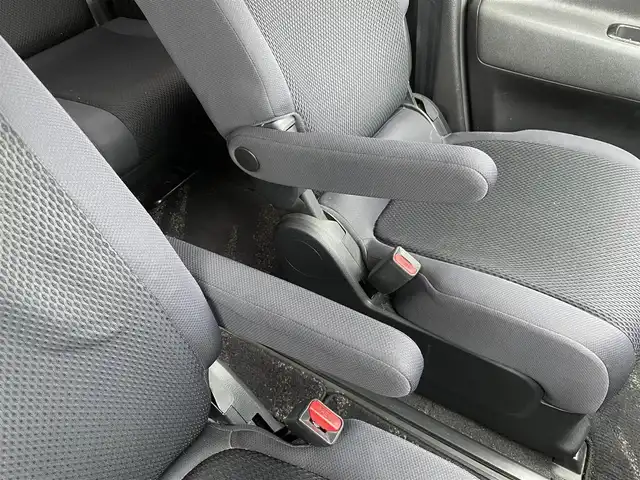 日産 セレナ ライダーS 静岡県 2006(平18)年 11万km ホワイトパール 純正ナビ　/後席モニター　/・ＴＶ　/・ＤＶＤ再生　/・ＣＤ再生　/両側スライドドア　/リモコンキー　/ＥＴＣ　/純正フロアマット　/純正アルミホイール　/電動格納ミラー　/取扱説明書　/保証書