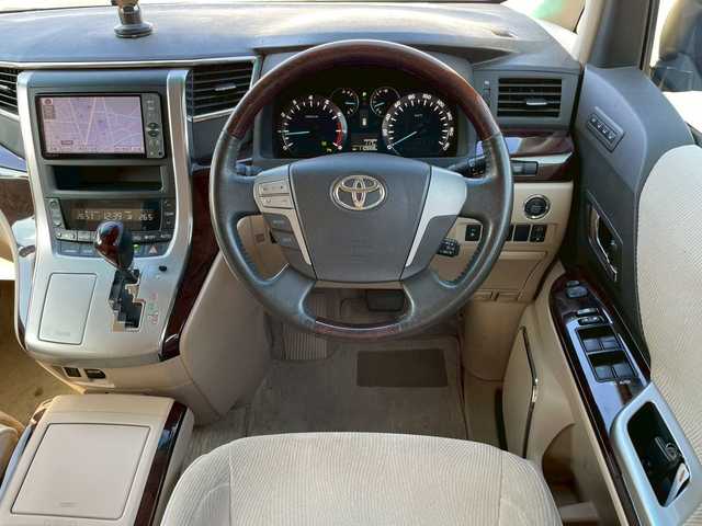 トヨタ アルファード 240G 宮崎県 2012(平24)年 11.1万km ブラック 純正フリップダウンモニター/純正メモリーナビ/フルセグTV：Bluetooth：DVD：CD/バックカメラ/両側パワースライドドア/前席パワーシート/運転席メモリー付きパワーシート/前後ドライブレコーダー/クルーズコントロール/コーナーセンサー/ウッドコンビハンドル/プッシュスタート/スマートキー/ETC/保証書・取扱説明書