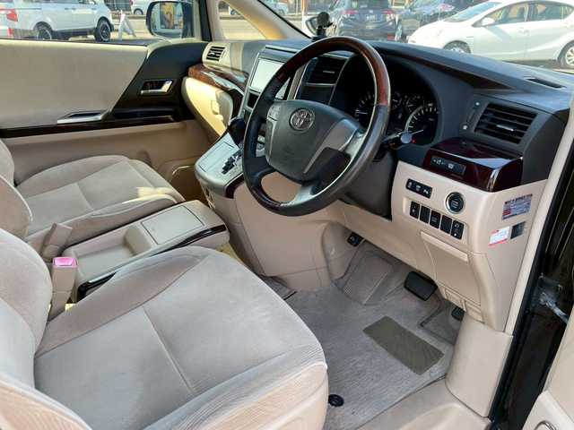 トヨタ アルファード 240G 宮崎県 2012(平24)年 11.1万km ブラック 純正フリップダウンモニター/純正メモリーナビ/フルセグTV：Bluetooth：DVD：CD/バックカメラ/両側パワースライドドア/前席パワーシート/運転席メモリー付きパワーシート/前後ドライブレコーダー/クルーズコントロール/コーナーセンサー/ウッドコンビハンドル/プッシュスタート/スマートキー/ETC/保証書・取扱説明書