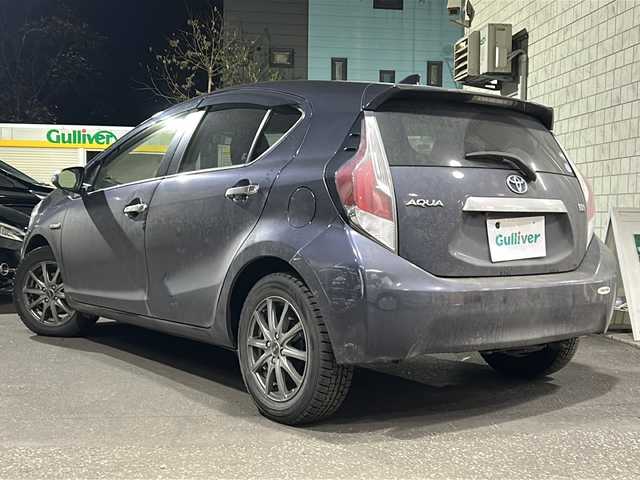 トヨタ アクア S 道央・札幌 2015(平27)年 8.2万km ダークバイオレットマイカメタリック 純正ナビ（AM/FM/CD/DVD/SD/TVフルセグ/BT）/ドライブレコーダー前後/バックカメラ/ETC/オートエアコン/シートヒーター（前席）/横滑り防止装置/エコモード/EVモード/nanoe搭載/プッシュスタート/電動格納ミラー/オートライト/ISOFIX