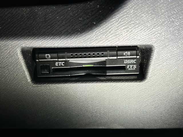 トヨタ アクア S 道央・札幌 2015(平27)年 8.2万km ダークバイオレットマイカメタリック 純正ナビ（AM/FM/CD/DVD/SD/TVフルセグ/BT）/ドライブレコーダー前後/バックカメラ/ETC/オートエアコン/シートヒーター（前席）/横滑り防止装置/エコモード/EVモード/nanoe搭載/プッシュスタート/電動格納ミラー/オートライト/ISOFIX