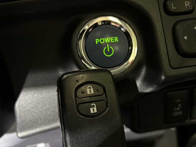 トヨタ アクア S 道央・札幌 2015(平27)年 8.2万km ダークバイオレットマイカメタリック 純正ナビ（AM/FM/CD/DVD/SD/TVフルセグ/BT）/ドライブレコーダー前後/バックカメラ/ETC/オートエアコン/シートヒーター（前席）/横滑り防止装置/エコモード/EVモード/nanoe搭載/プッシュスタート/電動格納ミラー/オートライト/ISOFIX