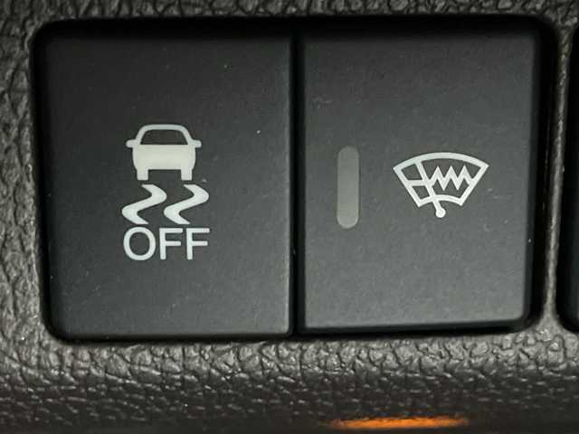 ホンダ フリード G ホンダセンシング 大阪府 2020(令2)年 5.2万km クリスタルブラックパール ホンダセンシング/　・衝突軽減ブレーキ/　・誤発進抑制機能/　・後方誤発進抑制機能/　・路外逸脱抑制機能/　・アダプティブ・クルーズ・コントロール/　・車線維持支援システム/　・先行車発進お知らせ機能/　・標識認識機能/社外ナビ/　（Bluetooth/CD）/フルセグTV/バックカメラ/両側パワースライドドア/シートヒーター/オートライト/純正フロアマット/スマートキー/ETC