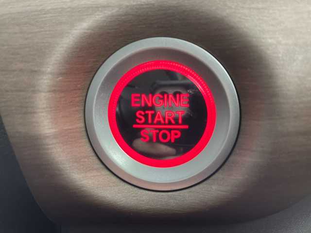 ホンダ フリード G ホンダセンシング 大阪府 2020(令2)年 5.2万km クリスタルブラックパール ホンダセンシング/　・衝突軽減ブレーキ/　・誤発進抑制機能/　・後方誤発進抑制機能/　・路外逸脱抑制機能/　・アダプティブ・クルーズ・コントロール/　・車線維持支援システム/　・先行車発進お知らせ機能/　・標識認識機能/社外ナビ/　（Bluetooth/CD）/フルセグTV/バックカメラ/両側パワースライドドア/シートヒーター/オートライト/純正フロアマット/スマートキー/ETC