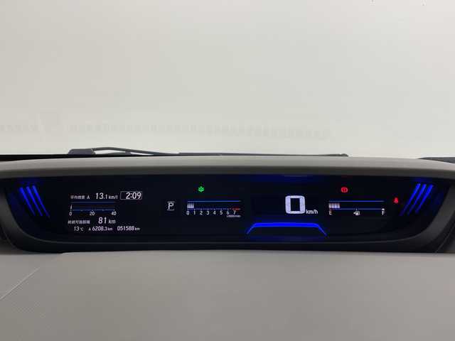 ホンダ フリード G ホンダセンシング 大阪府 2020(令2)年 5.2万km クリスタルブラックパール ホンダセンシング/　・衝突軽減ブレーキ/　・誤発進抑制機能/　・後方誤発進抑制機能/　・路外逸脱抑制機能/　・アダプティブ・クルーズ・コントロール/　・車線維持支援システム/　・先行車発進お知らせ機能/　・標識認識機能/社外ナビ/　（Bluetooth/CD）/フルセグTV/バックカメラ/両側パワースライドドア/シートヒーター/オートライト/純正フロアマット/スマートキー/ETC