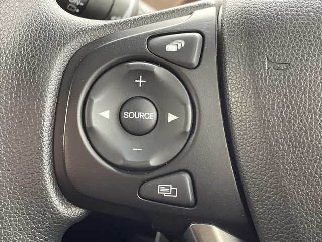 ホンダ フリード G ホンダセンシング 大阪府 2020(令2)年 5.2万km クリスタルブラックパール ホンダセンシング/　・衝突軽減ブレーキ/　・誤発進抑制機能/　・後方誤発進抑制機能/　・路外逸脱抑制機能/　・アダプティブ・クルーズ・コントロール/　・車線維持支援システム/　・先行車発進お知らせ機能/　・標識認識機能/社外ナビ/　（Bluetooth/CD）/フルセグTV/バックカメラ/両側パワースライドドア/シートヒーター/オートライト/純正フロアマット/スマートキー/ETC