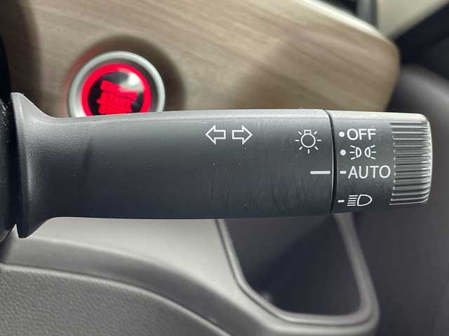 ホンダ フリード G ホンダセンシング 大阪府 2020(令2)年 5.2万km クリスタルブラックパール ホンダセンシング/　・衝突軽減ブレーキ/　・誤発進抑制機能/　・後方誤発進抑制機能/　・路外逸脱抑制機能/　・アダプティブ・クルーズ・コントロール/　・車線維持支援システム/　・先行車発進お知らせ機能/　・標識認識機能/社外ナビ/　（Bluetooth/CD）/フルセグTV/バックカメラ/両側パワースライドドア/シートヒーター/オートライト/純正フロアマット/スマートキー/ETC