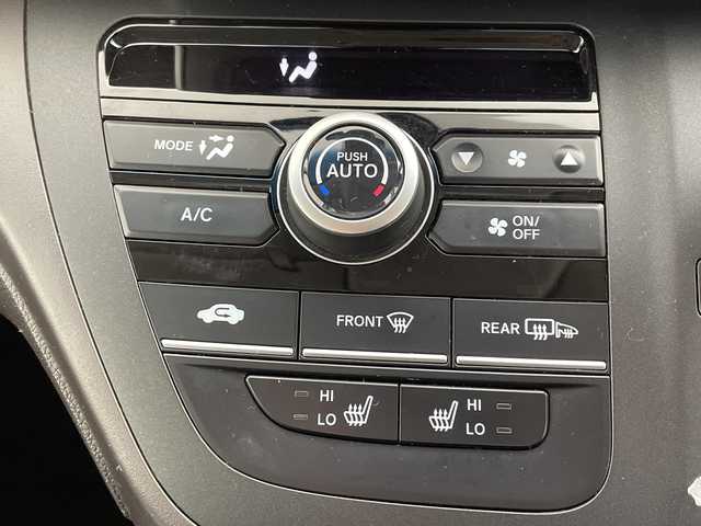 ホンダ フリード G ホンダセンシング 大阪府 2020(令2)年 5.2万km クリスタルブラックパール ホンダセンシング/　・衝突軽減ブレーキ/　・誤発進抑制機能/　・後方誤発進抑制機能/　・路外逸脱抑制機能/　・アダプティブ・クルーズ・コントロール/　・車線維持支援システム/　・先行車発進お知らせ機能/　・標識認識機能/社外ナビ/　（Bluetooth/CD）/フルセグTV/バックカメラ/両側パワースライドドア/シートヒーター/オートライト/純正フロアマット/スマートキー/ETC