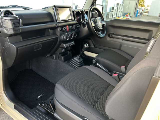 スズキ ジムニー XC 愛媛県 2021(令3)年 5.2万km シフォンアイボリーM 純正Panasonic8インチナビ/（Bluetooth/フルセグTV/DVD/CD/SD）/衝突軽減ブレーキ/クルーズコントロール/LEDヘッドライト/オートマチックハイビーム/シートヒーター/4WD/ダウンヒルアシストコントロール/純正16インチAW/ETC/スマートキー/スペアキー有/純正フロアマット/レーンキープアシスト/横滑り防止装置