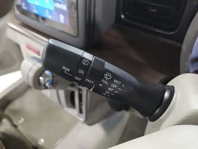 スズキ ラパン ＬＣ X 長崎県 2023(令5)年 2.3万km フォーンベージュメタリック/アーバンブラウン 2トーン 純正MOPディスプレイオーディオ/バックカメラ/セーフティサポート/・衝突被害軽減ブレーキ/・後退時ブレーキサポート/・車線逸脱警報/・前後誤発進抑制機能/・ハイビームアシスト/・標識認識機能/・リアパーキングセンサー/LEDヘッドランプ/革巻きステアリング/ステアリングスイッチ/ハーフレザーシート/前席シートヒーター/純正14インチアルミホイール/スマートキー/プッシュエンジンスタート/禁煙車