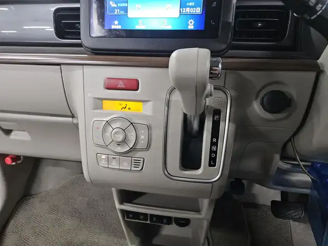 スズキ ラパン ＬＣ X 長崎県 2023(令5)年 2.3万km フォーンベージュメタリック/アーバンブラウン 2トーン 純正MOPディスプレイオーディオ/バックカメラ/セーフティサポート/・衝突被害軽減ブレーキ/・後退時ブレーキサポート/・車線逸脱警報/・前後誤発進抑制機能/・ハイビームアシスト/・標識認識機能/・リアパーキングセンサー/LEDヘッドランプ/革巻きステアリング/ステアリングスイッチ/ハーフレザーシート/前席シートヒーター/純正14インチアルミホイール/スマートキー/プッシュエンジンスタート/禁煙車