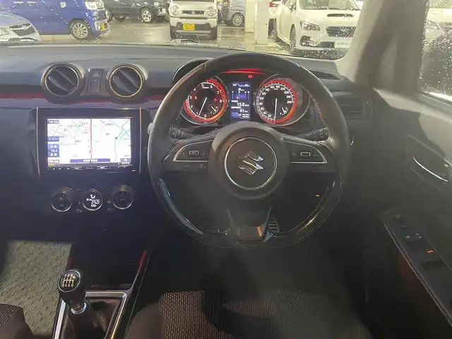 スズキ スイフト スポーツ 青森県 2018(平30)年 4.9万km プレミアムシルバーメタリック ワンオーナー/純正SDナビ（AVIC-RLS901）/　CD、DVD、SD、BT、USB、AUX/クルーズコントロール/ビルトインETC/D席シートヒーター/純正１７インチAWサマータイヤ車載/前方ドライブレコーダー/保証書/説明書/スペアキー×１本