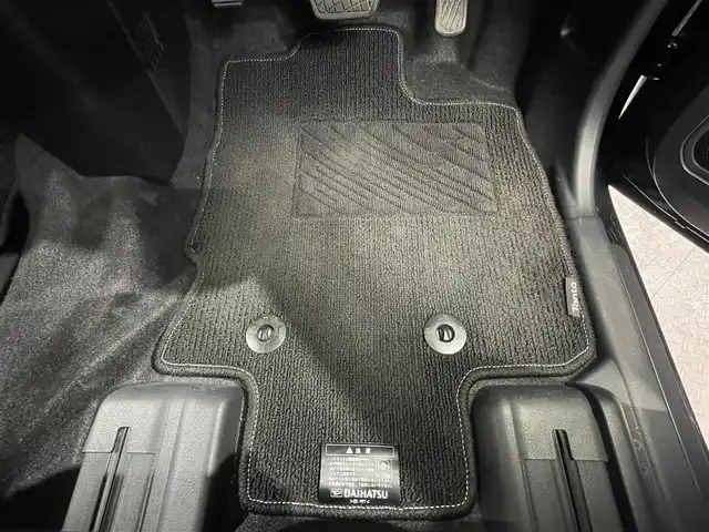 ダイハツ タント カスタム X 鹿児島県 2019(令1)年 2.7万km パールブラック 純正SDナビゲーション（NMZK-W71D）/　AM/FM/CD/DVD/BT/TV/全方位カメラ/両側パワースライドドア/スマートアシスト/・衝突回避支援ブレーキ機能/・コーナーセンサー/・車線逸脱警報/LEDヘッドライト/フォグランプ/ドライブレコーダー/ETC車載器/オートライト/アイドリングストップ/ブラック合皮/ファブリックコンビシート/純正14インチアルミ/ABS/横滑り防止装置/スマートキー/プッシュスタート