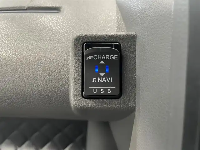 ダイハツ タント カスタム X 鹿児島県 2019(令1)年 2.7万km パールブラック 純正SDナビゲーション（NMZK-W71D）/　AM/FM/CD/DVD/BT/TV/全方位カメラ/両側パワースライドドア/スマートアシスト/・衝突回避支援ブレーキ機能/・コーナーセンサー/・車線逸脱警報/LEDヘッドライト/フォグランプ/ドライブレコーダー/ETC車載器/オートライト/アイドリングストップ/ブラック合皮/ファブリックコンビシート/純正14インチアルミ/ABS/横滑り防止装置/スマートキー/プッシュスタート