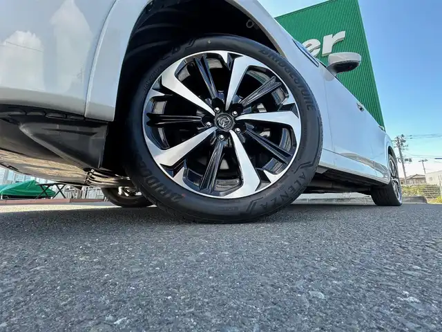 マツダ ＣＸ－６０ XD HV プレミアムモダン 宮城県 2023(令5)年 3.4万km ロジウムホワイトプレミアムメタリック 4WD/パノラマサンルーフ/スマートブレーキサポート/誤発進抑制制御/車線逸脱警報システム/降車支援機能付ブラインドスポットモニタリング/レーンキープアシストシステム/緊急時車線維持支援システム/接近車両検知（前側方/後側方）/ドライバー異常時対応システム/レーダークルーズコントロール/クルージングトラフィックサポート/BOSEサウンドシステム/360度ビューモニター/ヘッドアップディスプレイ/純正ナビ/・Bluetooth/・フルセグTV/・AppleCarPlay/AndroidAuto/・HDMI/ビルトインETC/ドライブレコーダー/ワイヤレス充電/AC100V/1500W電源/ハンズフリーパワーバックドア/レザーシート/シートヒーター/ベンチレーション/パワーシート（運転席メモリー機能付）/革巻きステアリング/パドルシフト/電動パーキングブレーキ/ブレーキホールド/アダプティブLEDヘッドランプ/オートライト/スマートキー＆プッシュスタート/電動格納ミラー/純正20インチAW/フロアマット/ドアバイザー