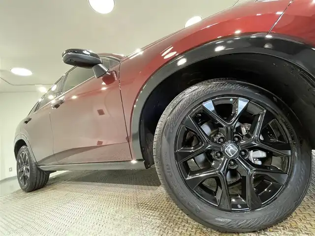 ホンダ ＺＲ－Ｖ ハイブリッド e:HEV Z ブラックスタイル 愛知県 2024(令6)年 0.2万km ワイン カラーコード【R578M】プレミアムクリスタルガーネットM/純正９インチナビ　/(FM/AM/USB/Bluetooth/CarPlay/フルセグTV)/ＢＯＳＥサウンド　/マルチビューカメラ　　/ホンダセンシング/　　-衝突軽減ブレーキ/　　-路外逸脱抑制機能/　　-渋滞追従機能付アダプティブクルーズコントロール/　　-車線維持支援システム/　　-渋滞運転支援機能/　　-先行車発進お知らせ機能/　　-標識認識機能/　　-オートハイビーム/　　-ブラインドスポットインフォメーション/　　-パーキングセンサーシステム/本革シート　/ビルトインＥＴＣ２．０　/全席シートヒーター　/LEDヘッドライト/パワーバックドア　/ワイヤレス充電　/ステアリングヒーター/メモリー機能付電動パワーシート/パドルシフト/オートブレーキホールド機能