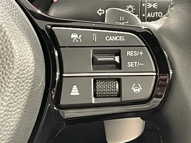 ホンダ ＺＲ－Ｖ ハイブリッド e:HEV Z ブラックスタイル 愛知県 2024(令6)年 0.2万km ワイン カラーコード【R578M】プレミアムクリスタルガーネットM/純正９インチナビ　/(FM/AM/USB/Bluetooth/CarPlay/フルセグTV)/ＢＯＳＥサウンド　/マルチビューカメラ　　/ホンダセンシング/　　-衝突軽減ブレーキ/　　-路外逸脱抑制機能/　　-渋滞追従機能付アダプティブクルーズコントロール/　　-車線維持支援システム/　　-渋滞運転支援機能/　　-先行車発進お知らせ機能/　　-標識認識機能/　　-オートハイビーム/　　-ブラインドスポットインフォメーション/　　-パーキングセンサーシステム/本革シート　/ビルトインＥＴＣ２．０　/全席シートヒーター　/LEDヘッドライト/パワーバックドア　/ワイヤレス充電　/ステアリングヒーター/メモリー機能付電動パワーシート/パドルシフト/オートブレーキホールド機能