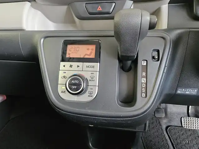 トヨタ パッソ モーダ　S 宮崎県 2016(平28)年 2.1万km ブラックマイカメタリック/ファイアークォーツレッドメタリック ワンオーナー/純正ナビ(BT/CD/AM/FM)/ワンセグTV/バックカメラ/クリアランスソナー/スマートアシスト2/・衝突回避支援ブレーキ機能/・衝突警報機能/・車線逸脱警報機能/・誤発進抑制制御機能/・先行車発進お知らせ機能/ビークルスタビリティコントロール/LEDヘッドランプ/オートエアコン/ステアリングスイッチ/ハンドルカバー付/スエード調トリコットシート/バルミナ14インチアルミホイール/キーフリーシステム/プッシュボタンスタート/イモビライザー/禁煙車