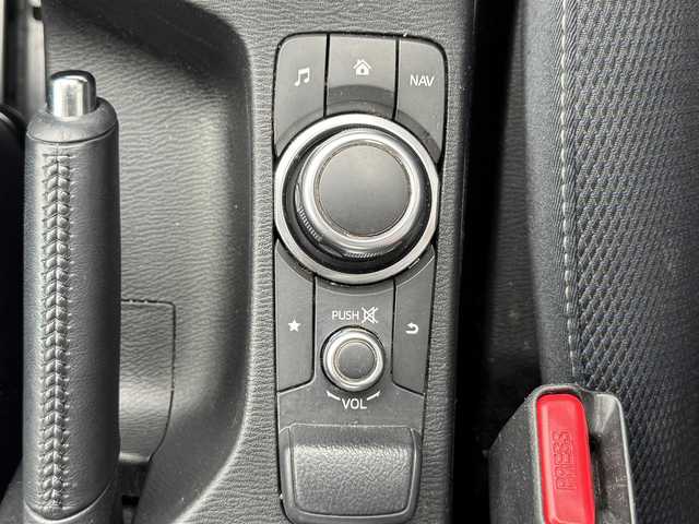 マツダ マツダ２ 15S プロアクティブ Sパッケージ 滋賀県 2020(令2)年 3.8万km ソウルレッドクリスタルM マツダコネクトナビ/・Bluetooth/CD/DVD/フルセグ/アラウンドビュー/バックカメラ/ヘッドアップディスプレイ/パドルシフト/革巻ステアリング/クルーズコントロール/ステアスイッチ/純正15AW/ドライブレコーダー/ETC/シャークアンテナ/スマートキー/プッシュスタート