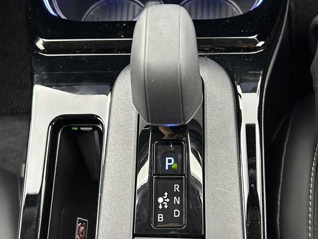 トヨタ プリウス Z 愛知県 2023(令5)年 1.1万km アティチュードブラックマイカ 禁煙車/純正12.3インチディスプレイオーディオ/フルセグTV/Bluetooth/全方位カメラ/バックカメラ/ブラインドスポットモニター/ビルトインETC2.0/衝突被害軽減システム/クリアランスソナー/パーキングアシスト/レーンキープアシスト/横滑り防止装置/レーダークルーズコントロール/LEDヘッドライト/フォグランプ/オートライト/オートマチックハイビーム/合皮シート/前席シートヒーター/前席エアシート/運転席パワーシート/運転席シートメモリ/パワーバックドア/ワイヤレス充電/エンジンスタートボタン/スマートキー/純正フロアマット/純正19インチアルミホイール/MODELLISTA製エアロ(フロント、サイド、リア)