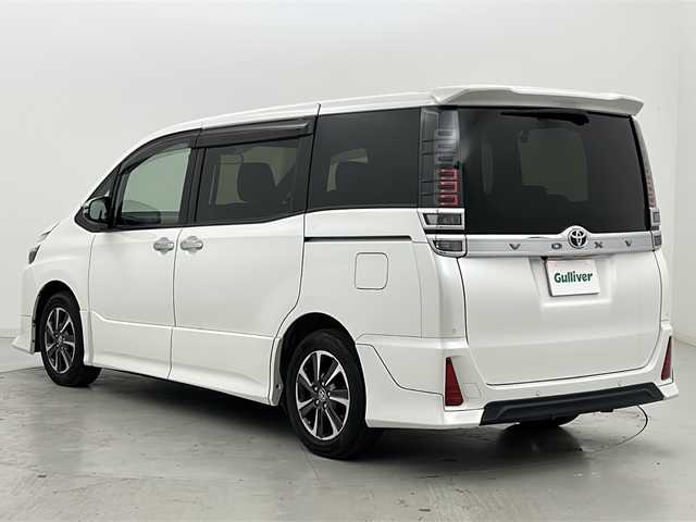 トヨタ ヴォクシー ZS 煌Ⅱ 宮城県 2019(令1)年 5.2万km ホワイトパールクリスタルシャイン TRDエアロ（FSR）/Toyota Safety Sense /・プリクラッシュセーフティ/・レーンディパーチャーアラート/・オートマチックハイビーム/クルーズコントロール/純正10インチSDナビ/・CD.DVD.BT.USB.HDMI.SD/バックカメラ/フルセグTV/両側パワースライドドア/ビルトインETC2.0/ドライブレコーダー（FR）/ステアリングスイッチ/プッシュスタート/スマートキー/アイドリングストップ/LEDヘッドライト/LEDフォグライト/純正フロアマット/純正16インチAW/横滑り防止/ロールサンシェード/シートバックテーブル