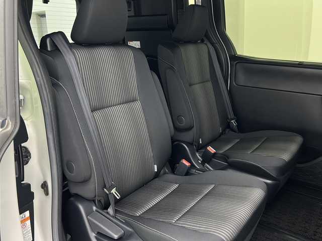 トヨタ ヴォクシー ZS 煌Ⅱ 宮城県 2019(令1)年 5.2万km ホワイトパールクリスタルシャイン TRDエアロ（FSR）/Toyota Safety Sense /・プリクラッシュセーフティ/・レーンディパーチャーアラート/・オートマチックハイビーム/クルーズコントロール/純正10インチSDナビ/・CD.DVD.BT.USB.HDMI.SD/バックカメラ/フルセグTV/両側パワースライドドア/ビルトインETC2.0/ドライブレコーダー（FR）/ステアリングスイッチ/プッシュスタート/スマートキー/アイドリングストップ/LEDヘッドライト/LEDフォグライト/純正フロアマット/純正16インチAW/横滑り防止/ロールサンシェード/シートバックテーブル
