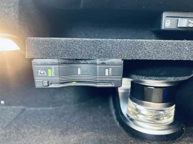メルセデス・ベンツ Ｃ２２０ｄ ローレウスED スポーツプラスPKG 大阪府 2020(令2)年 4.4万km セレナイトグレー HUD/ブルメスター/赤革/メモリ付きパワーシート/エアシートヒーター/純正ナビ/TV/360度カメラ/applecarplay/レーダーセーフティ/純正18インチAW/LEDヘッドライト/アンビエントライト/電動リアゲート/ブラインドスポット/ACC/ワイヤレス充電/パフュームアトマイザー