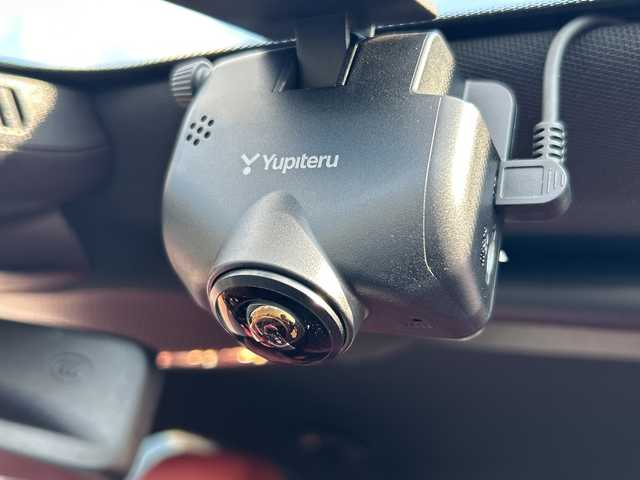 メルセデス・ベンツ Ｃ２２０ｄ ローレウスED スポーツプラスPKG 山口県 2020(令2)年 4.4万km セレナイトグレー 禁煙車/前方360度ドライブレコーダー/スマートキー/プッシュスタート/純正HDDナビ/(DTV/BT/メモリ/ラジオ)/全方位カメラ/ヘッドアップディスプレイ/ブルメスタースピーカー/赤革シート/メモリ付きパワーシート/エアシート/シートヒーター/applecarplay/レーダーセーフティ/純正18インチAW/LEDヘッドライト/アンビエントライト/電動リアゲート/ブラインドスポットモニター/左右分離型フルオートエアコン/ワイヤレス充電/パフュームアトマイザー/スペアキー/保証書/取扱説明書