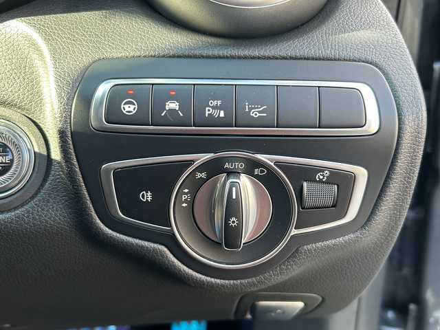 メルセデス・ベンツ Ｃ２２０ｄ ローレウスED スポーツプラスPKG 山口県 2020(令2)年 4.4万km セレナイトグレー 禁煙車/前方360度ドライブレコーダー/スマートキー/プッシュスタート/純正HDDナビ/(DTV/BT/メモリ/ラジオ)/全方位カメラ/ヘッドアップディスプレイ/ブルメスタースピーカー/赤革シート/メモリ付きパワーシート/エアシート/シートヒーター/applecarplay/レーダーセーフティ/純正18インチAW/LEDヘッドライト/アンビエントライト/電動リアゲート/ブラインドスポットモニター/左右分離型フルオートエアコン/ワイヤレス充電/パフュームアトマイザー/スペアキー/保証書/取扱説明書