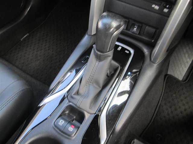 トヨタ カローラ クロス Z 千葉県 2022(令4)年 4.7万km アティチュードブラックマイカ 純正8型ディスプレイオーディオ/ 【DVD/CD/BT/USB】/パノラミックビューモニター/Toyota Safety Sense/LEDヘッドライト&LEDフォグランプ/純正18インチアルミホイール/レーダークルーズコントロール/レーンキープアシスト/BSM/クリアランスソナー/パワーバックドア/ハーフレザーシート/運転席パワーシート/前席シートヒーター/ヘッドライトレベライザー/ビルトインETC/取扱説明書/新車時保証書