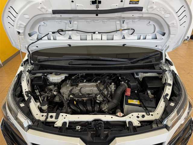 トヨタ ヴォクシー ZS 群馬県 2018(平30)年 8万km ホワイトパールクリスタルシャイン トヨタセーフティセンス/・プリクラッシュセーフティ/・レーンディパーチャーアラート/・オートマチックハイビーム/純正9インチSDナビ/　　フルセグ/　　BT/FM・AM/CD/DVD/クルーズコントロール/先行車発進告知機能/スマートストップ/アルパインフリップダウンモニター/ツインサンルーフ/ビルトインETC/バックカメラ/LEDヘッドライト/フォグランプ/オートライト/革巻きステアリング/ステアリングスイッチ/プッシュスタート/スマートキー/純正16インチAW/電格ウィンカーミラー/横滑り防止機能