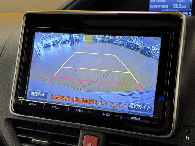 トヨタ ヴォクシー ZS 群馬県 2018(平30)年 8万km ホワイトパールクリスタルシャイン トヨタセーフティセンス/・プリクラッシュセーフティ/・レーンディパーチャーアラート/・オートマチックハイビーム/純正9インチSDナビ/　　フルセグ/　　BT/FM・AM/CD/DVD/クルーズコントロール/先行車発進告知機能/スマートストップ/アルパインフリップダウンモニター/ツインサンルーフ/ビルトインETC/バックカメラ/LEDヘッドライト/フォグランプ/オートライト/革巻きステアリング/ステアリングスイッチ/プッシュスタート/スマートキー/純正16インチAW/電格ウィンカーミラー/横滑り防止機能