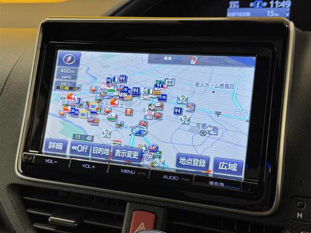 トヨタ ヴォクシー ZS 群馬県 2018(平30)年 8万km ホワイトパールクリスタルシャイン トヨタセーフティセンス/・プリクラッシュセーフティ/・レーンディパーチャーアラート/・オートマチックハイビーム/純正9インチSDナビ/　　フルセグ/　　BT/FM・AM/CD/DVD/クルーズコントロール/先行車発進告知機能/スマートストップ/アルパインフリップダウンモニター/ツインサンルーフ/ビルトインETC/バックカメラ/LEDヘッドライト/フォグランプ/オートライト/革巻きステアリング/ステアリングスイッチ/プッシュスタート/スマートキー/純正16インチAW/電格ウィンカーミラー/横滑り防止機能