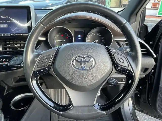 トヨタ Ｃ－ＨＲ G 長野県 2018(平30)年 7.7万km ブラック 純正SDナビ(AM/FM/BT/DVD/CD/TV)/バックカメラ/純正AW/クルーズコントロール(追従あり)/ETC/純正ドアバイザー/ハーフレザーシート/LEDヘッドライト/ABS/横滑り防止装置/衝突軽減システム/オートライト/オートハイビーム/BSM/フォグランプ/取説/保証書/記録簿