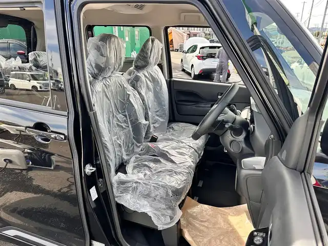 三菱 デリカミニ T プレミアム 宮城県 2025(令7)年 0.1千km アメジストブラック T　PREMIUM　4WD　/サイドデカール/＝＝＝/e-Assist/・衝突被害軽減ブレーキ/・踏み間違い衝突防止アシスト/・車線逸脱警報システム/・車線逸脱防止支援機能/・オートマチックハイビーム/・ふらつき警報/・前方衝突予測警報/・標識検知システム/・先行車発進通知/マイパイロット（レーダークルーズコントロール/車線維持支援）/デジタルルームミラー/マルチアラウンドモニター/純正9型ディスプレイオーディオ/・Bluetooth/・AppleCarPlay/AndroidAuto/ハンズフリー両側パワースライドドア/ハーフレザーシート/シートヒーター/ステアリングヒーター/革巻きステアリング/ステアリングスイッチ/パドルシフト/電動パーキングブレーキ/ブレーキホールド/LEDヘッドランプ/フォグランプ/オートライト/スマートキー＆プッシュスタート/スペアキー/電動格納ミラー/ルーフレール/純正15インチAW/W/サイド/カーテンエアバッグ