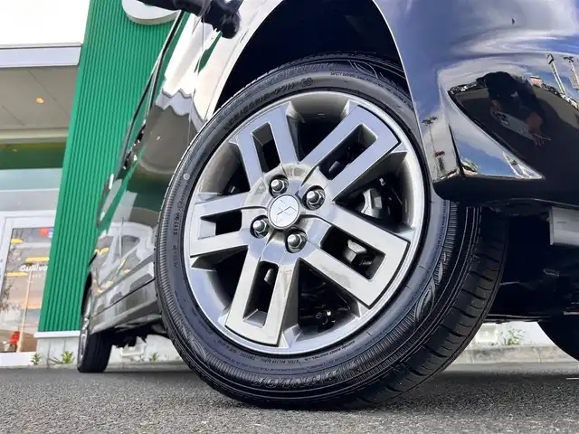 三菱 デリカミニ T プレミアム 宮城県 2025(令7)年 0.1千km アメジストブラック T　PREMIUM　4WD　/サイドデカール/＝＝＝/e-Assist/・衝突被害軽減ブレーキ/・踏み間違い衝突防止アシスト/・車線逸脱警報システム/・車線逸脱防止支援機能/・オートマチックハイビーム/・ふらつき警報/・前方衝突予測警報/・標識検知システム/・先行車発進通知/マイパイロット（レーダークルーズコントロール/車線維持支援）/デジタルルームミラー/マルチアラウンドモニター/純正9型ディスプレイオーディオ/・Bluetooth/・AppleCarPlay/AndroidAuto/ハンズフリー両側パワースライドドア/ハーフレザーシート/シートヒーター/ステアリングヒーター/革巻きステアリング/ステアリングスイッチ/パドルシフト/電動パーキングブレーキ/ブレーキホールド/LEDヘッドランプ/フォグランプ/オートライト/スマートキー＆プッシュスタート/スペアキー/電動格納ミラー/ルーフレール/純正15インチAW/W/サイド/カーテンエアバッグ