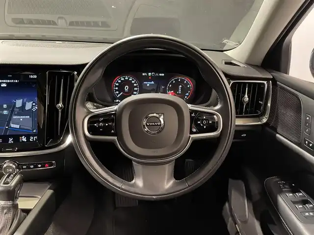 ボルボ Ｖ６０ クロスカントリー T5 AWD プロ 道央・札幌 2019(令1)年 2.6万km オスミウムグレーM パノラミックスライディングルーフ/harman/Kardonプレミアムサウンド・オーディオシステム/ファインナッパレザー/純正１９インチAW/電動ランバーサポート（前席）/シートヒーター（前席・後席）/シートエアコン（前席）/ステアリングヒーター/歩行者・サイクリスト・大型動物検知機能（夜間含む）/インターセクション・サポート/（右折時対向車検知機能）/対向車対応機能/ステアリング・サポート（衝突回避支援機能）/パーク・アシスト・パイロット（縦列・並列駐車支援機能）/360度ビューカメラ/被追突時警告機能（静止時ブレーキ維持機能付）/BLIS（ブラインドスポット・インフォメーション・システム）/衝突回避・被害軽減ブレーキ機能付/全車速追従機能付ACC/レーン・チェンジ・マージ・エイド/パワーテールゲート/LEDヘッドライト/オートライト/ETC/・保証書、取扱説明書（有）/・スペアキー×１