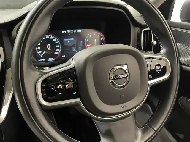 ボルボ Ｖ６０ クロスカントリー T5 AWD プロ 道央・札幌 2019(令1)年 2.6万km オスミウムグレーM パノラミックスライディングルーフ/harman/Kardonプレミアムサウンド・オーディオシステム/ファインナッパレザー/純正１９インチAW/電動ランバーサポート（前席）/シートヒーター（前席・後席）/シートエアコン（前席）/ステアリングヒーター/歩行者・サイクリスト・大型動物検知機能（夜間含む）/インターセクション・サポート/（右折時対向車検知機能）/対向車対応機能/ステアリング・サポート（衝突回避支援機能）/パーク・アシスト・パイロット（縦列・並列駐車支援機能）/360度ビューカメラ/被追突時警告機能（静止時ブレーキ維持機能付）/BLIS（ブラインドスポット・インフォメーション・システム）/衝突回避・被害軽減ブレーキ機能付/全車速追従機能付ACC/レーン・チェンジ・マージ・エイド/パワーテールゲート/LEDヘッドライト/オートライト/ETC/・保証書、取扱説明書（有）/・スペアキー×１