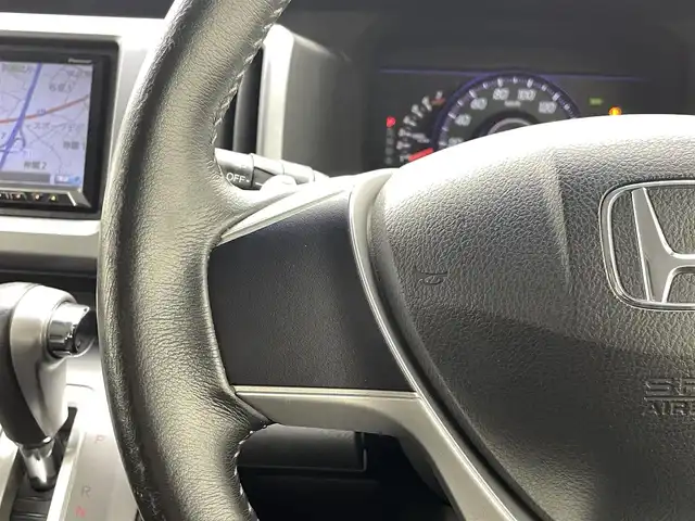 ホンダ ステップワゴン スパーダ Z クールスピリット 熊本県 2012(平24)年 8万km プレミアムスパークルブラックパール ワンオーナー　/社外７インチナビAVIC-ZH77（ＢＴ・フルセグ・ＳＤ・ＡＵＸ・ＵＳＢ）/アルパイン後席フリップダウンモニター/バックカメラ　/クルーズコントロール/ＥＴＣ　/両側パワースライドドア　/横滑り防止　/アイドリングストップ/ハーフレザーシート/パドルシフト/純正フロアマット/純正17インチAW/オートライト/LEDヘッドライト/電動格納ミラー/スマートキー/スペアキー1本